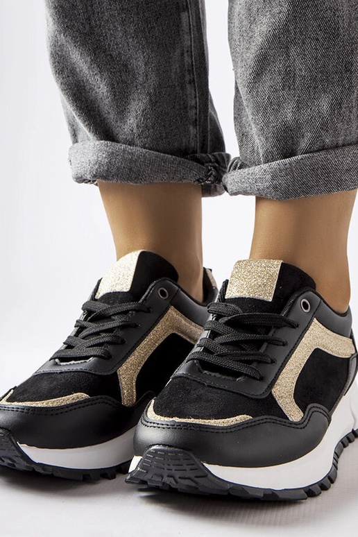 Zapatillas negras con decoración de...