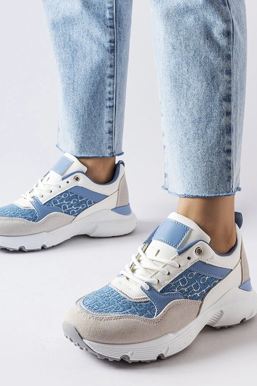 Zapatos azules y blancos con detalle...