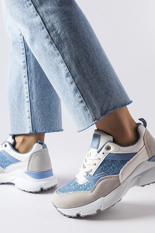 Zapatos azules y blancos con detalle...