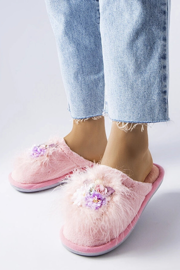 Pantuflas rosas calentitas con flores Moly