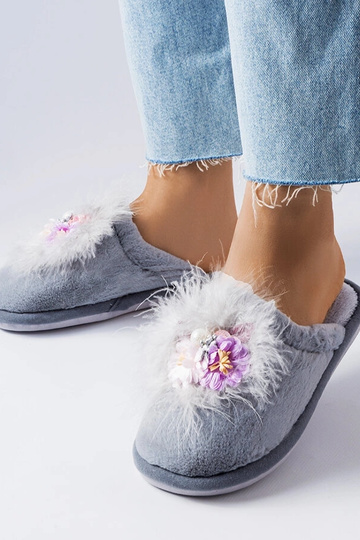 Zapatillas calentitas grises con flores Moly