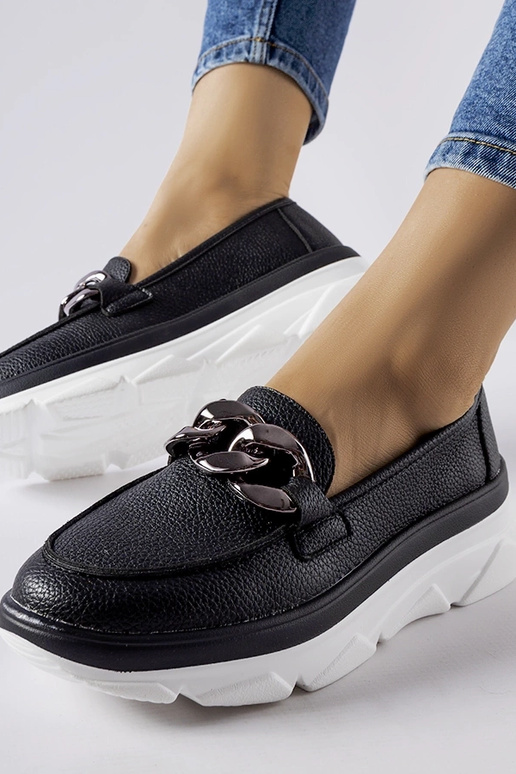 Mocasines negros con cadena "Vinceza"