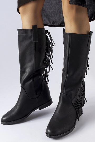 Botas negras con cuña...