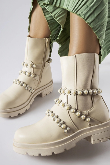 Botines beige decorados con perlas Callicratide 2