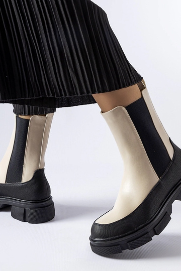 Botines Faisal sin cordones en color beige y negro 2