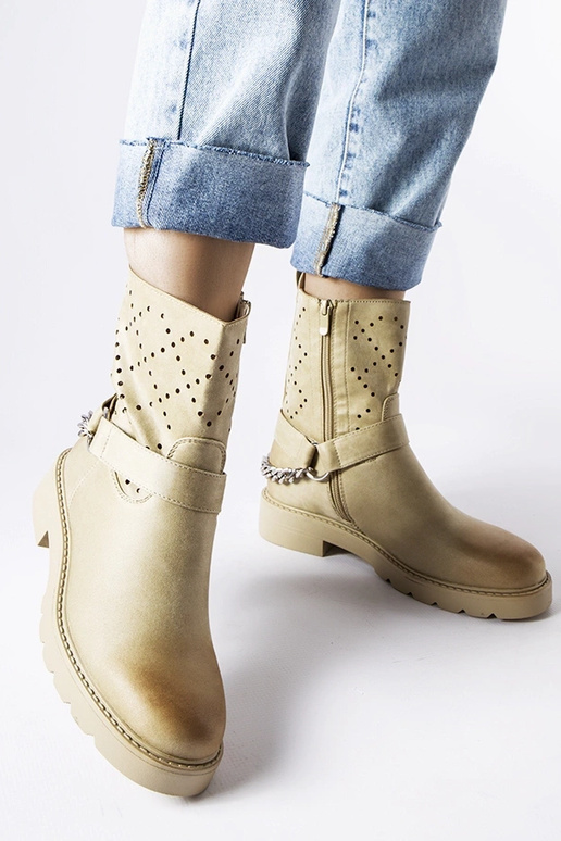 Botines calados verdes con cadena...