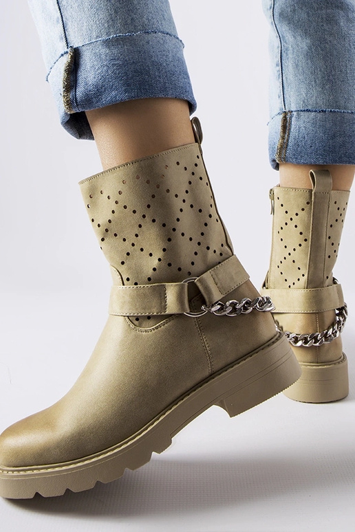 Botines calados verdes con cadena...