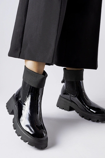 Botines de trabajo negros...