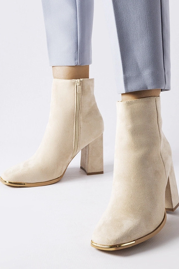 Botines Cheney beige con tacón