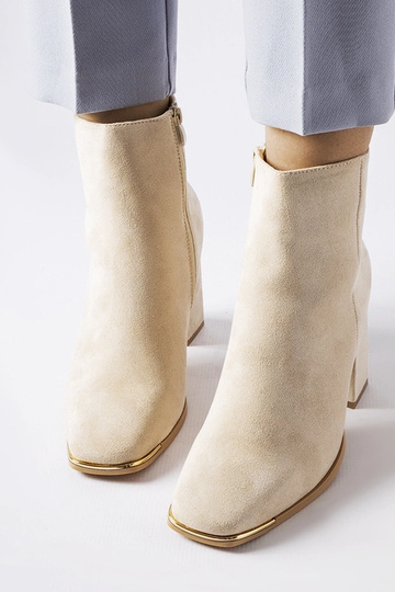 Botines Cheney beige con tacón 2