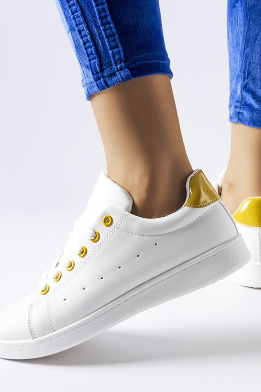 Zapatillas blancas con detalles...