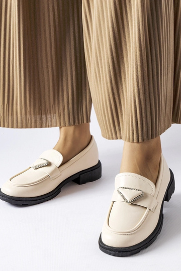 Mocasines beige decorados con circonitas Marsilius