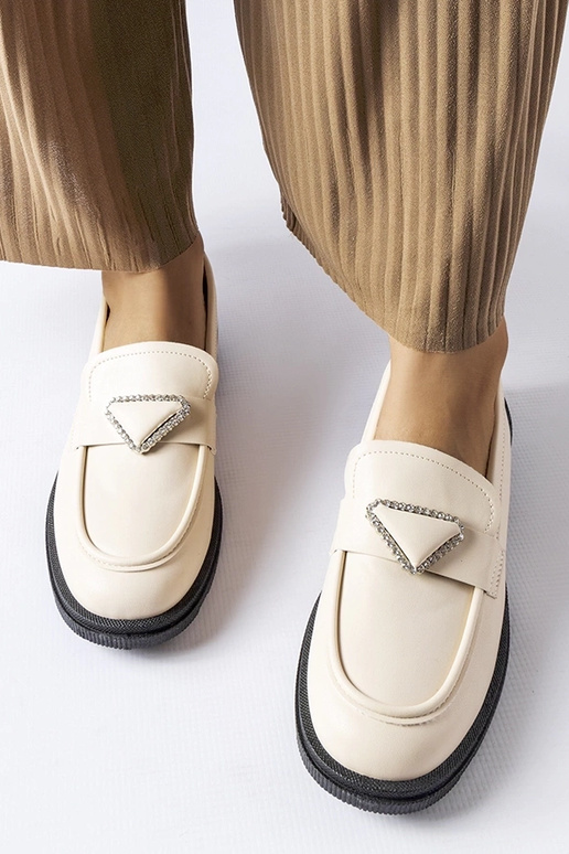 Mocasines beige decorados con...