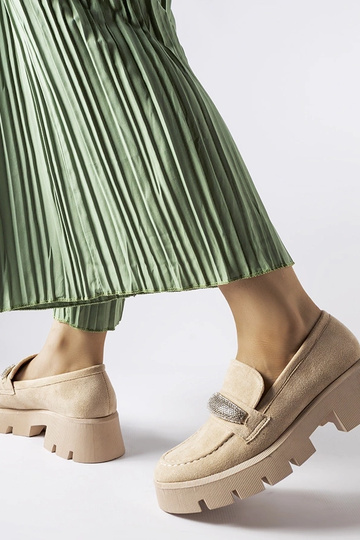 Mocasines beige con suela... 2