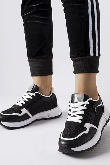 Zapatillas deportivas...