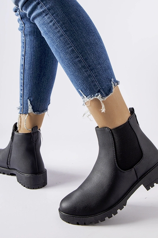 Zapatos clásicos negros de cuero...