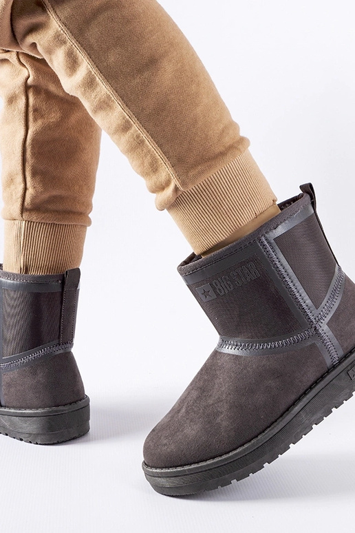 Botas de nieve con estrellas grandes...