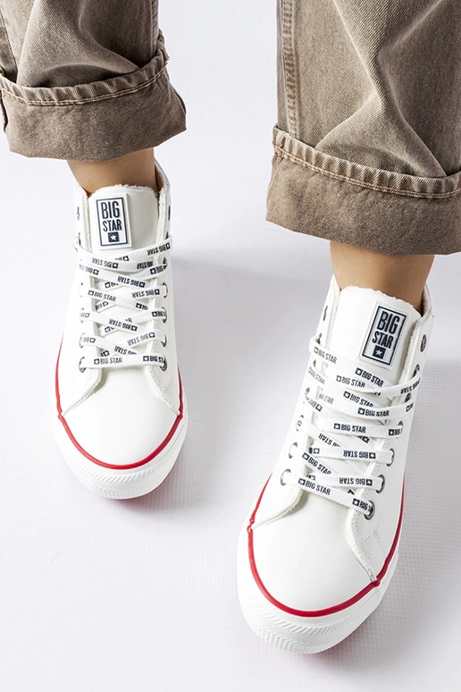 Zapatillas blancas con aislamiento...