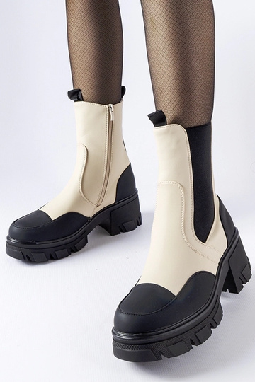 Botines gruesos sin cordones Mafalda en beige y negro