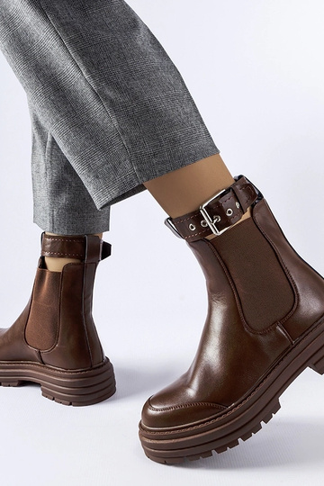 Botines marrones con cierre... 2