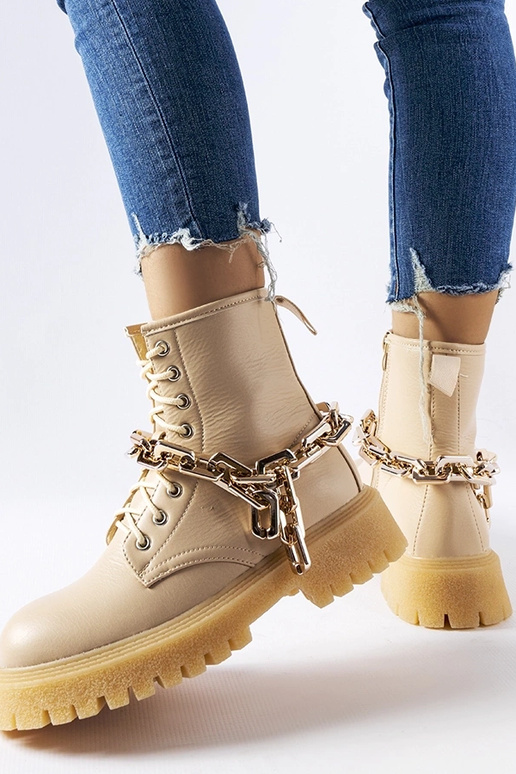 Botas de bolos con cadena en color beige