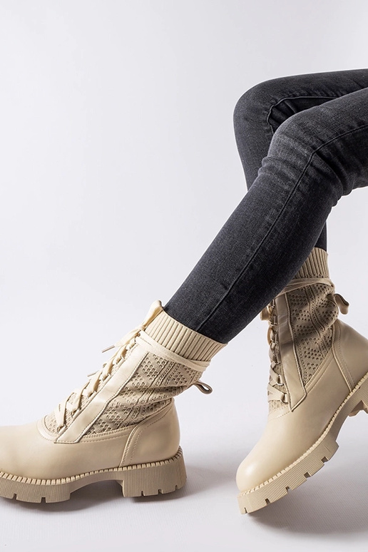 Botas calcetín caladas beige Portico