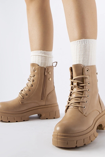 Trabajadores beige con... 2