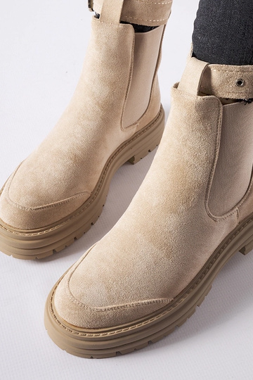Botines beige con cierre... 2