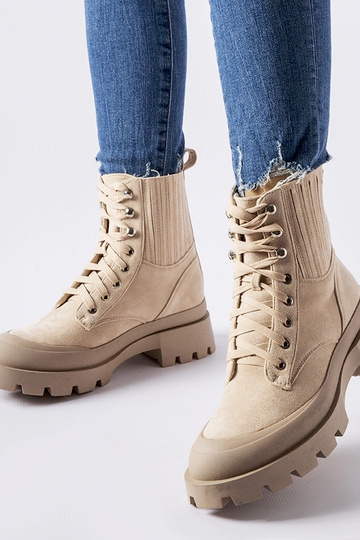 Botines color arena de...