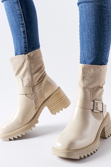 Botines beige con tacón macizo de Castelvetrano