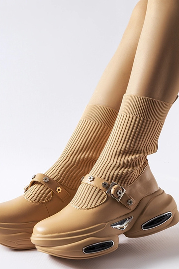 Botas estilo calcetín beige... 2