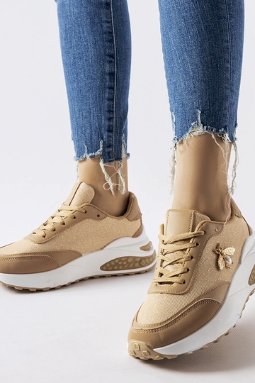 Zapatillas marrones y blancas con hilo decorativo Acciano 2