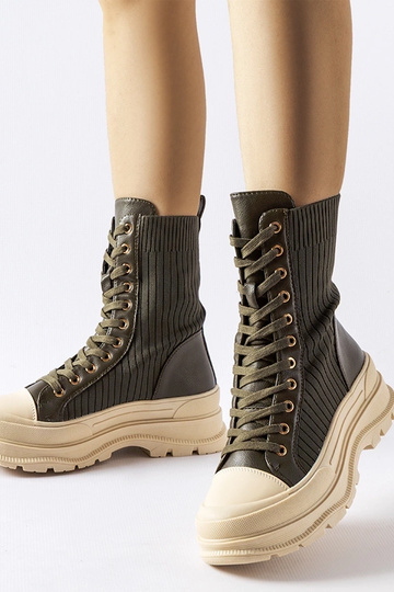 Botines verde oscuro suela...