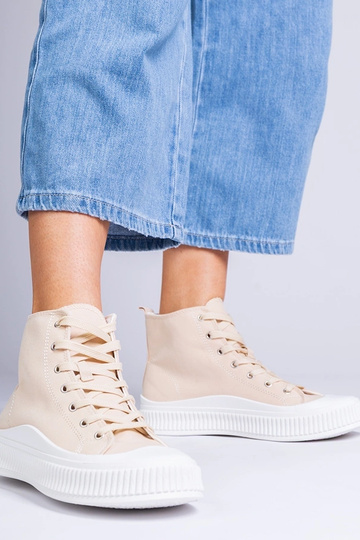 Zapatos color arena con...