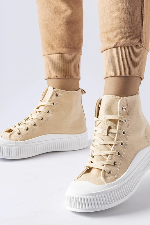 Zapatos color arena con plataforma,...