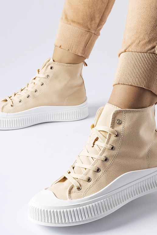 Zapatos color arena con plataforma,...