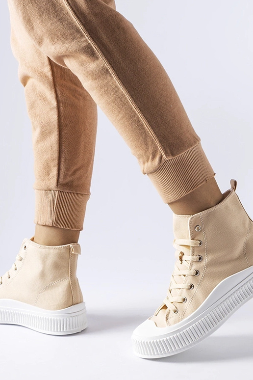 Zapatos color arena con plataforma,...