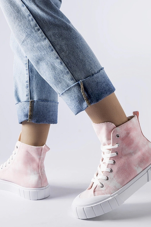 Zapatos rosas por encima del tobillo,... Zapatos rosas por encima del tobillo,...