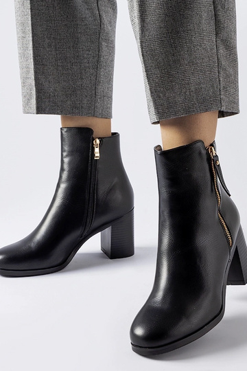 Botines clásicos negros... 2