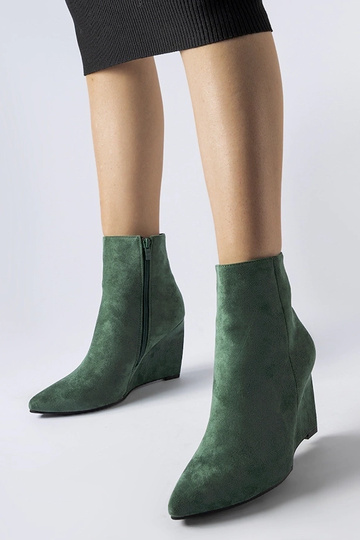 Botines de cuña puntiaguda...