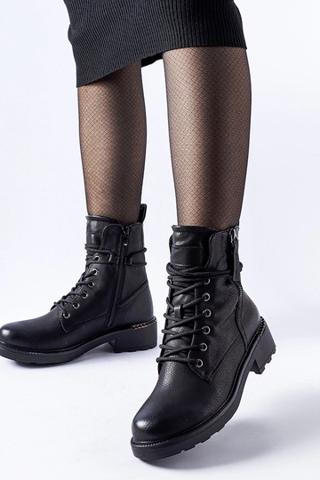 Botines negros con cremallera decorativa Emarese 2