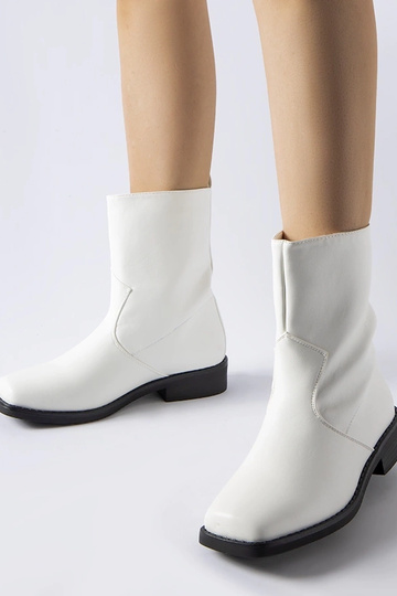 Botines blancos aislantes con punta cuadrada Bel