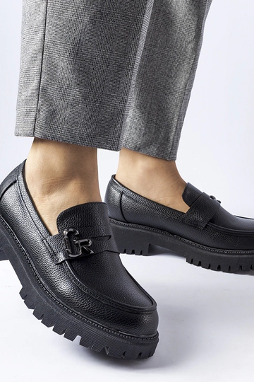 Mocasines clásicos negros...