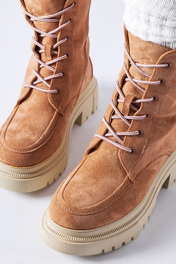 Botas de montaña rosas con... 2