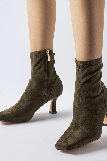 Botines de tacón bajo...