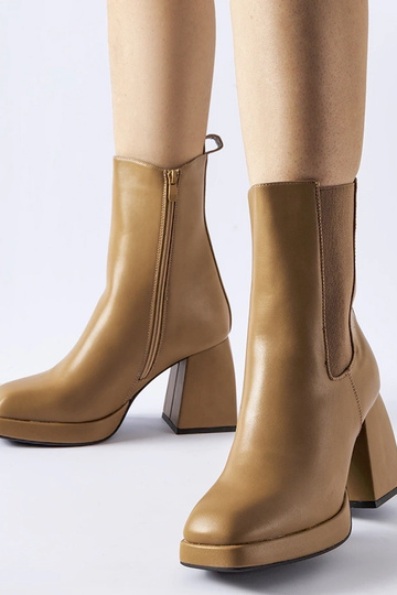 Botines marrones aislantes...