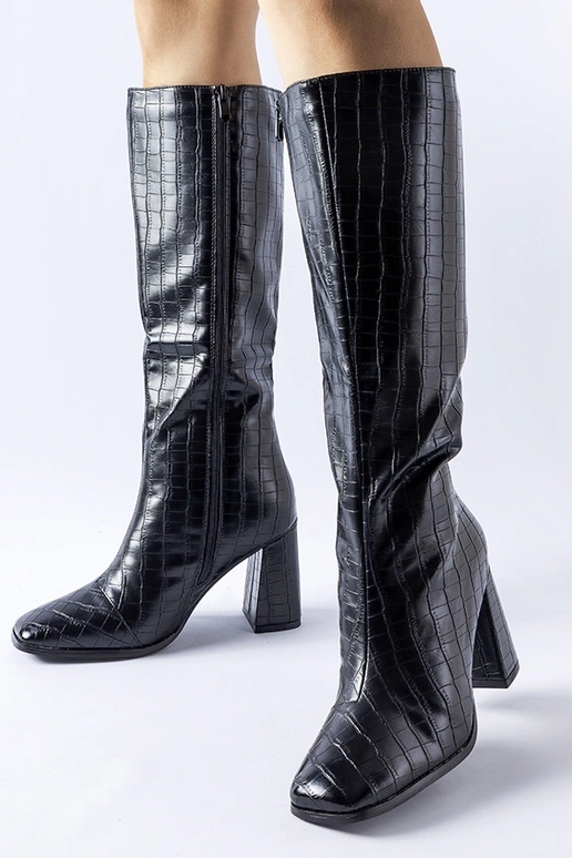 Botas acolchadas negras con tacón... Botas acolchadas negras con tacón...