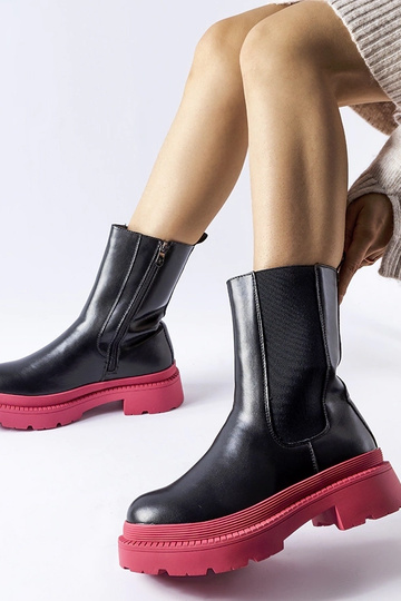 Botines negros con suela...