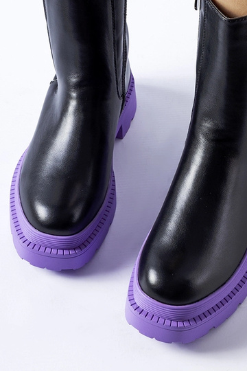 Botines negros con suela... 2