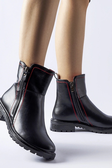 Botines negros con hilo...